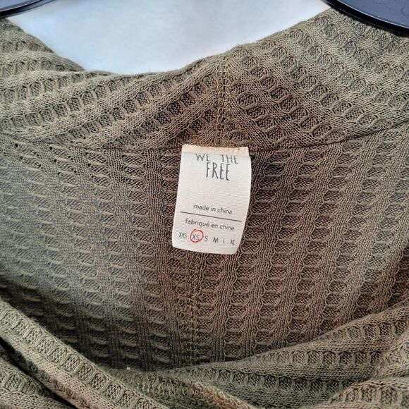 We The Free Wildcat Cowl Neck Waffle Knit Thermal Pullover Lightweight Sweater - Picture 4 of 6